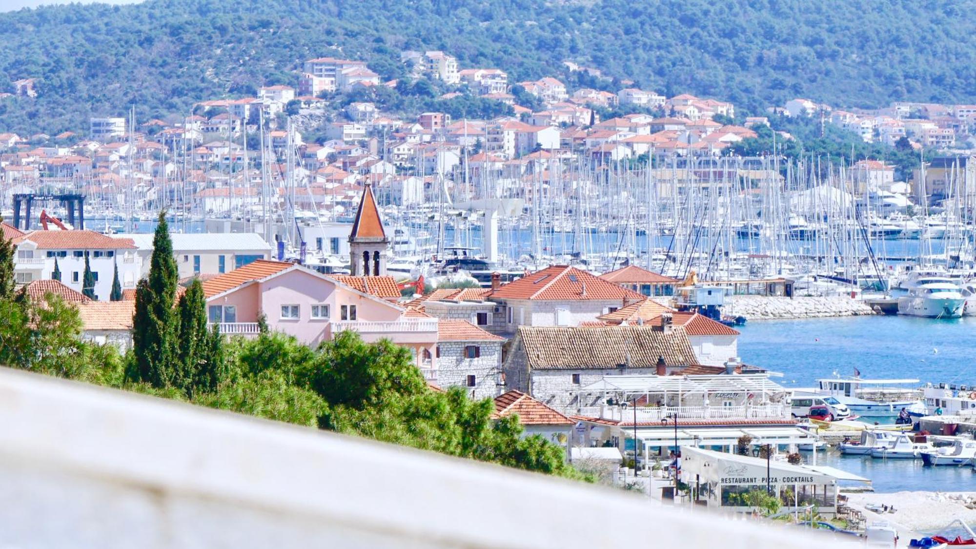 Hotel Bavaria Trogir Donji Seget Екстериор снимка