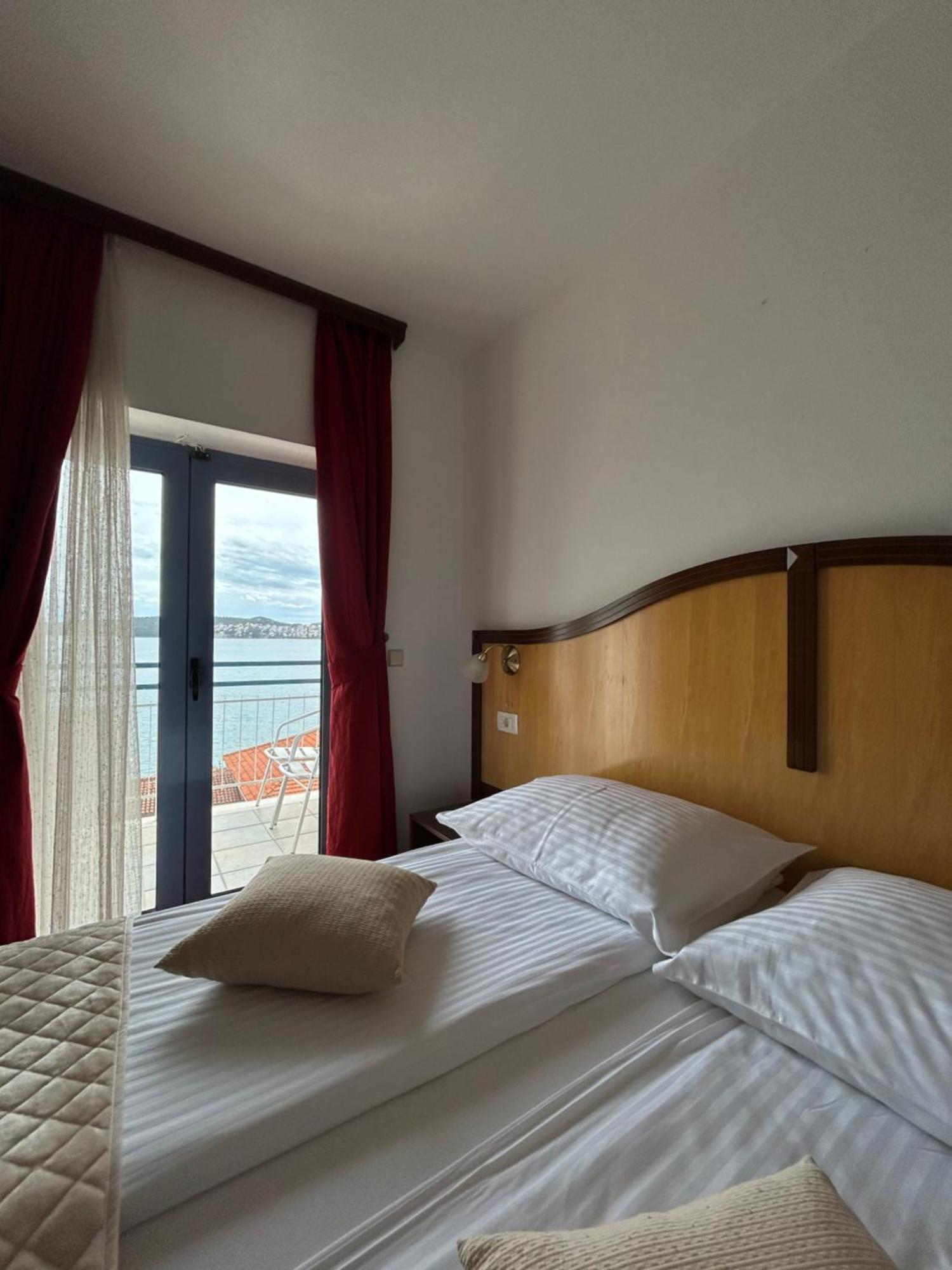 Hotel Bavaria Trogir Donji Seget Екстериор снимка
