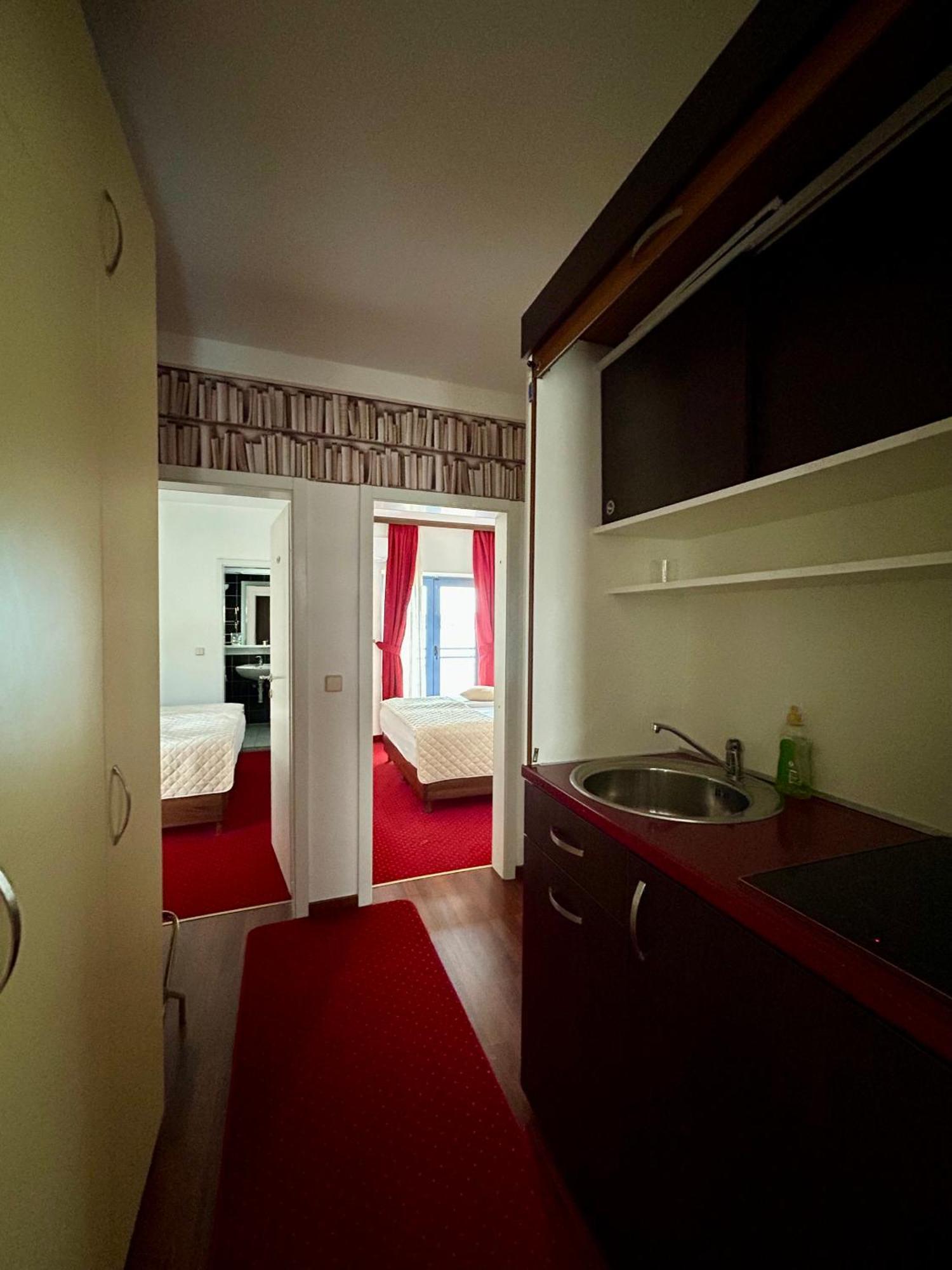 Hotel Bavaria Trogir Donji Seget Екстериор снимка