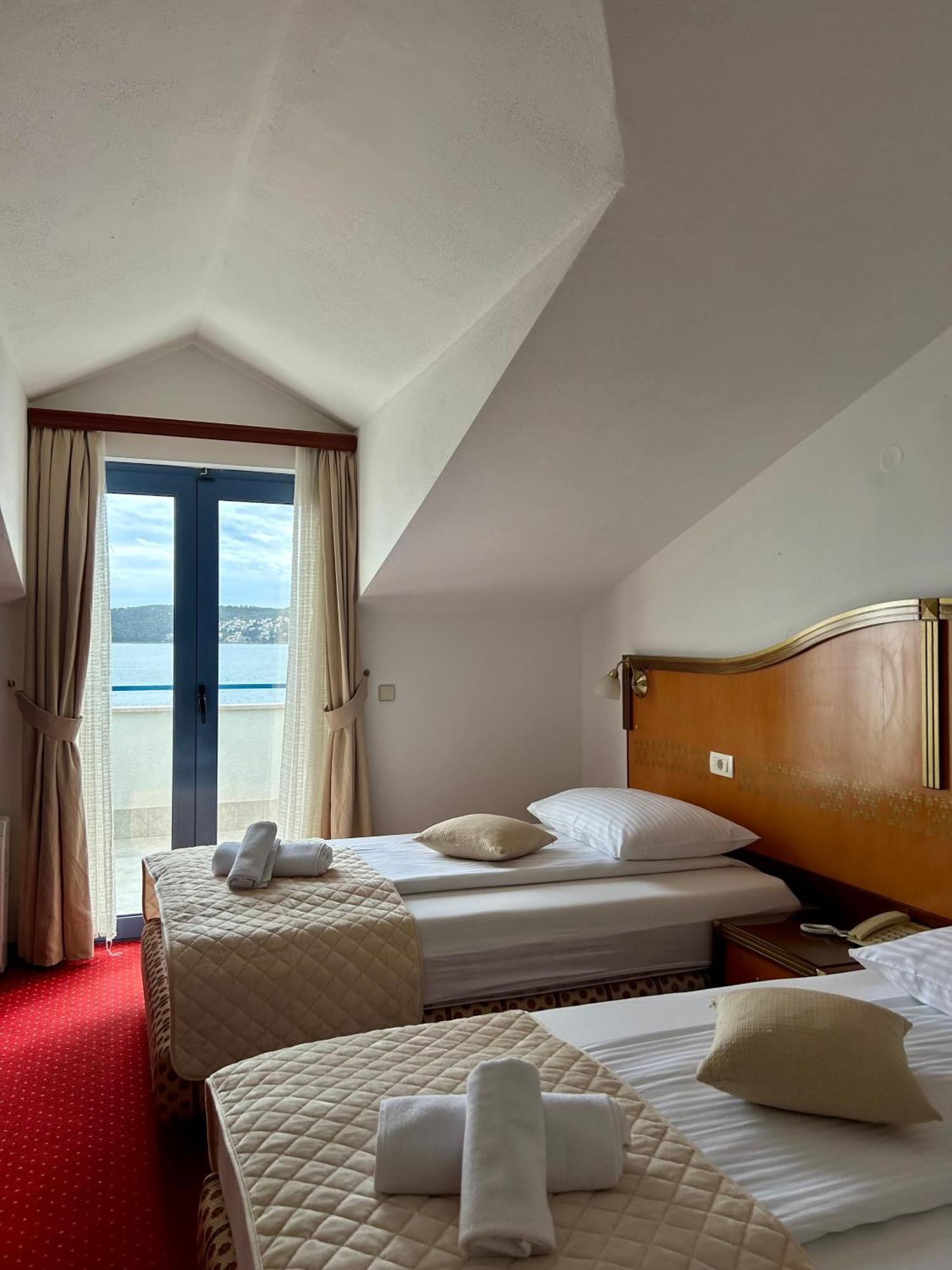 Hotel Bavaria Trogir Donji Seget Екстериор снимка