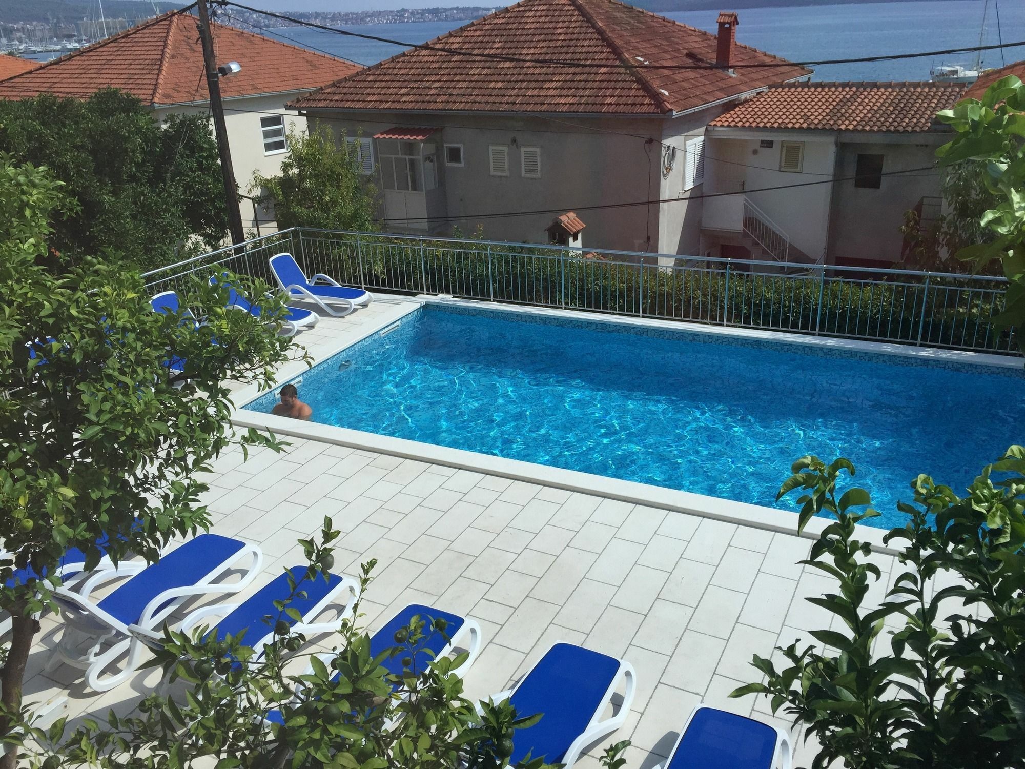 Hotel Bavaria Trogir Donji Seget Екстериор снимка